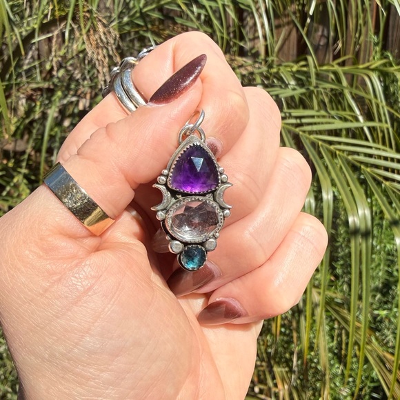 TRADED - Picture 1 of 2